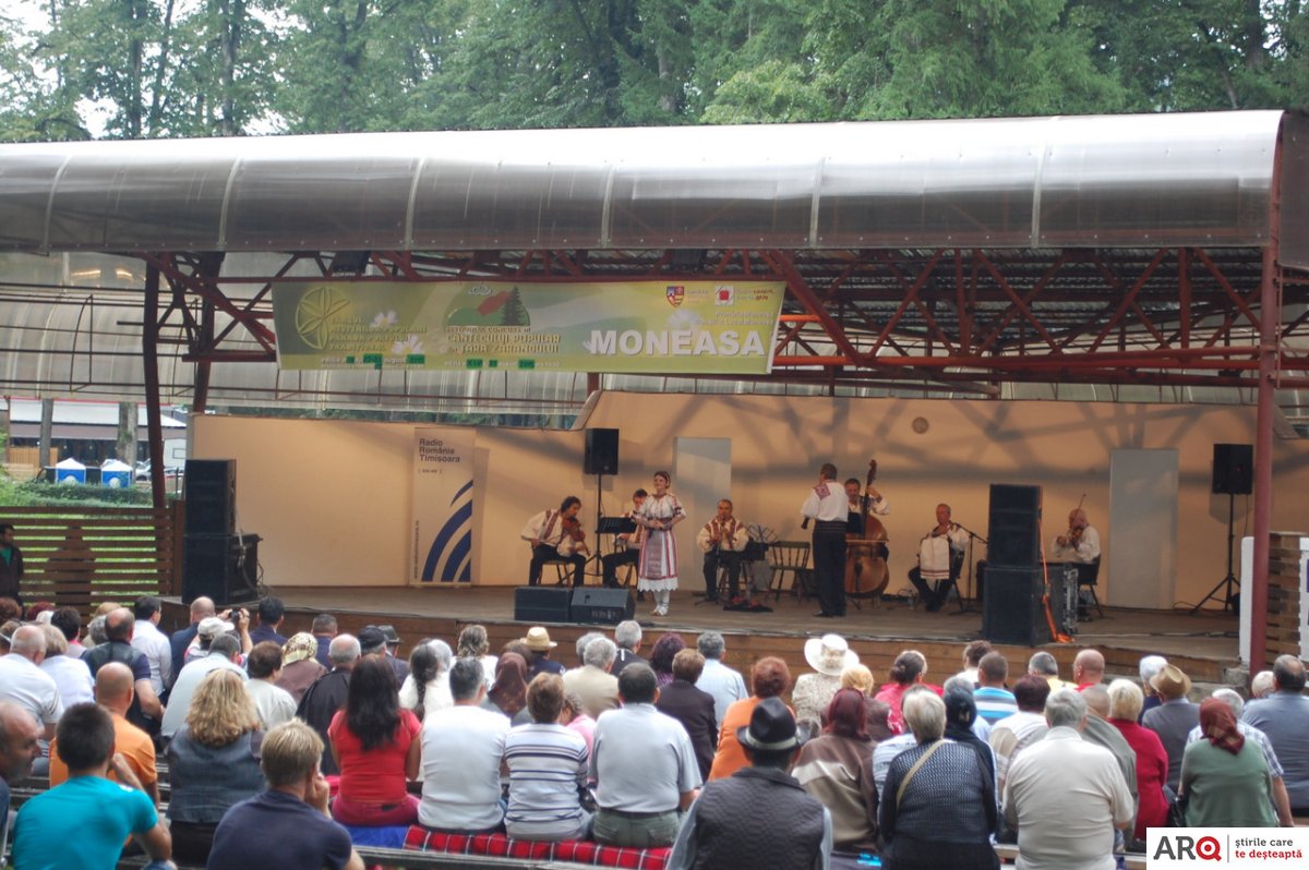 Festivalul - concurs al cântecului popular din Ţara Zarandului - Moneasa, ediţia a 46-a (FOTO-VIDEO)