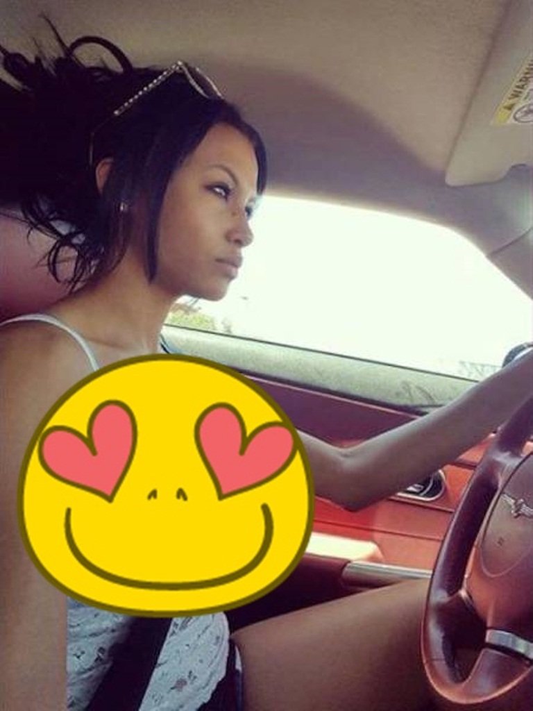 FOTO: A surprins-o în cel mai intim moment! Cea mai sexy șoferiță i-a înnebunit pe toți