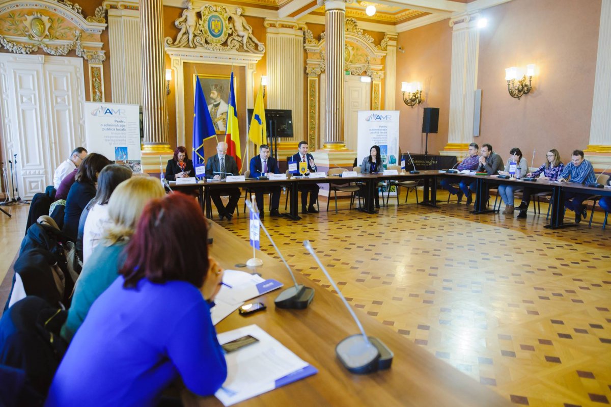 Reuniune importantă la Arad, pe probleme de administrație publică