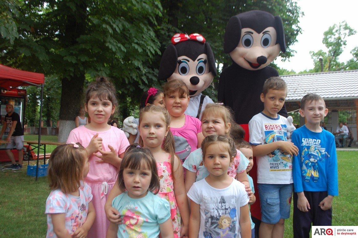 La Pâncota peste 300 de copii au sărbătorit Ziua Copilului în parcul orașului