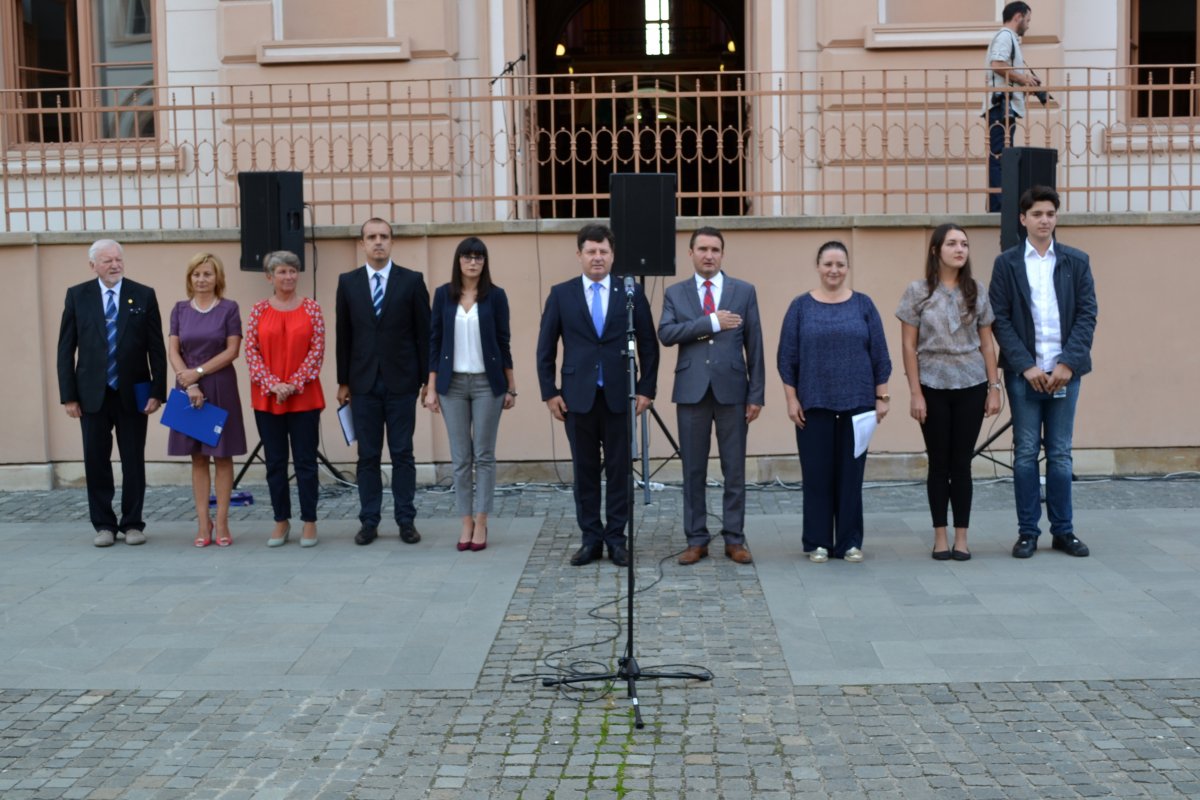 Noul an școlar a început și pentru elevii de la Colegiul Național „Moise Nicoară” (FOTO)