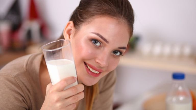 Care sunt cele 7 motive pentru care să renunți să mai bei lapte de azi! Efectele neașteptat de dăunătoare ale laptelui