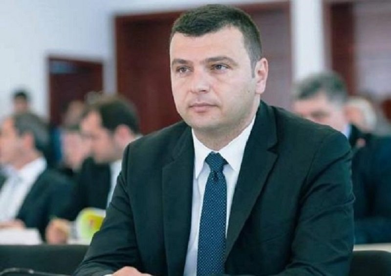 Sergiu Bîlcea (PNL): “5000 de arădeni au semnat deja pentru construirea parcării subterane din Piața Avram Iancu”