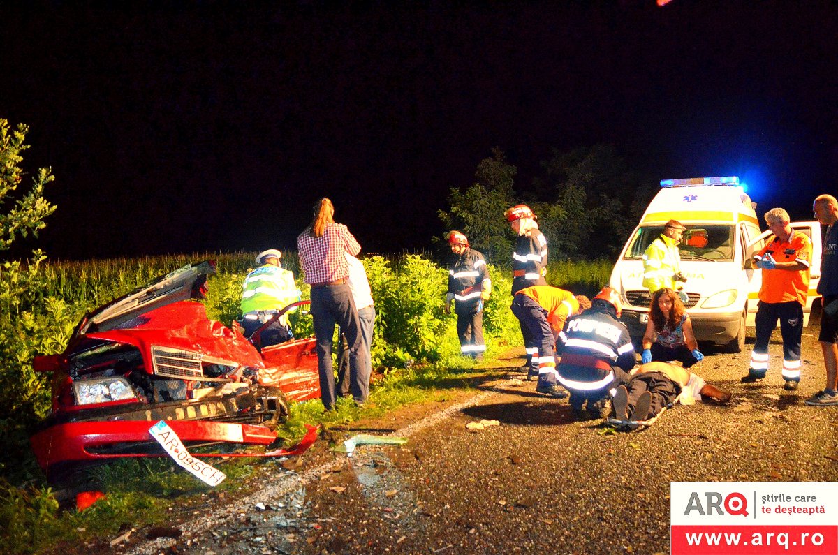 Predicator sebișan mort în accident cu Mercedes contra Renault lângă Ineu (FOTO)