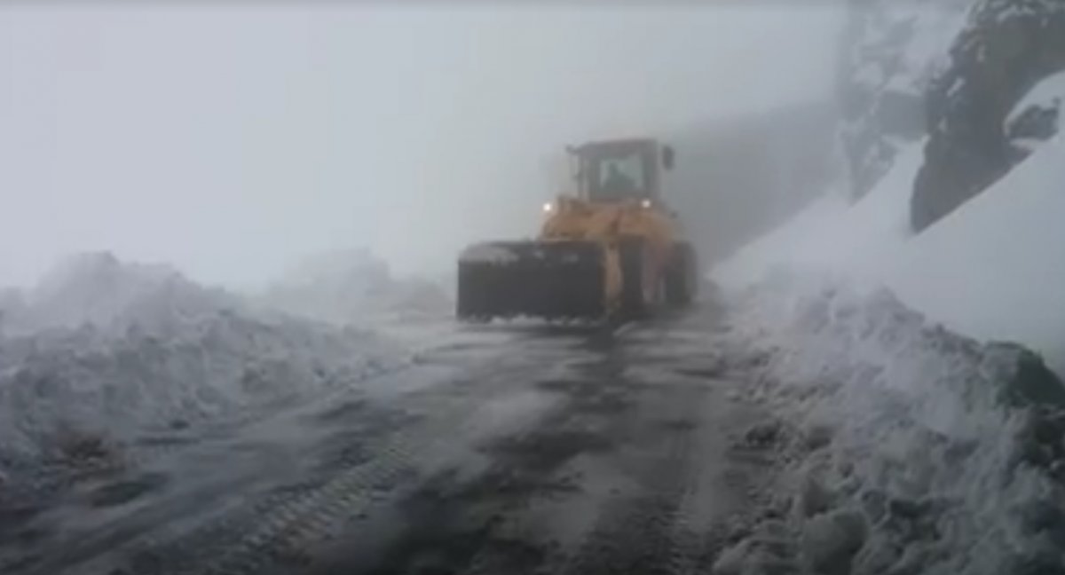 VIDEO. Zăpadă, viscol și vânt puternic pe Transfăgărășan. Imaginile surprinse în această dimineață