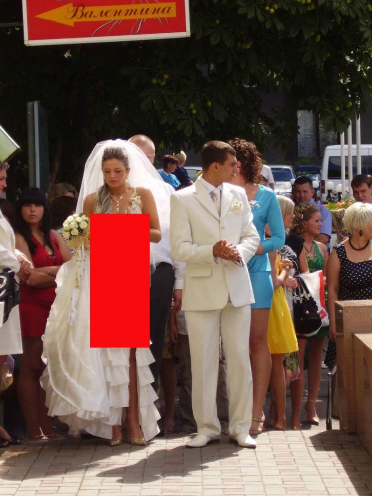 Nuntaşii au fost şocaţi când au văzut MIREASA. Cum s-a îmbrăcat o tânără în cea mai importantă zi (FOTO)