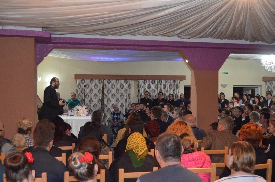 Părintele Constantin Necula a conferenţiat la Lipova