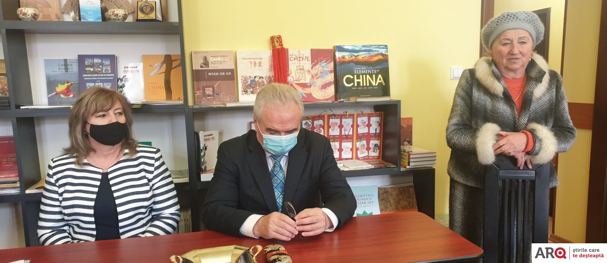Şapte ani de relaţii româno-chineze la Arad: Gheorghe Seculici se alătură Forumului Prieteniei şi Colaborării Româno-Chineze, iar Aureliana Man, Asociaţiei Con Brio