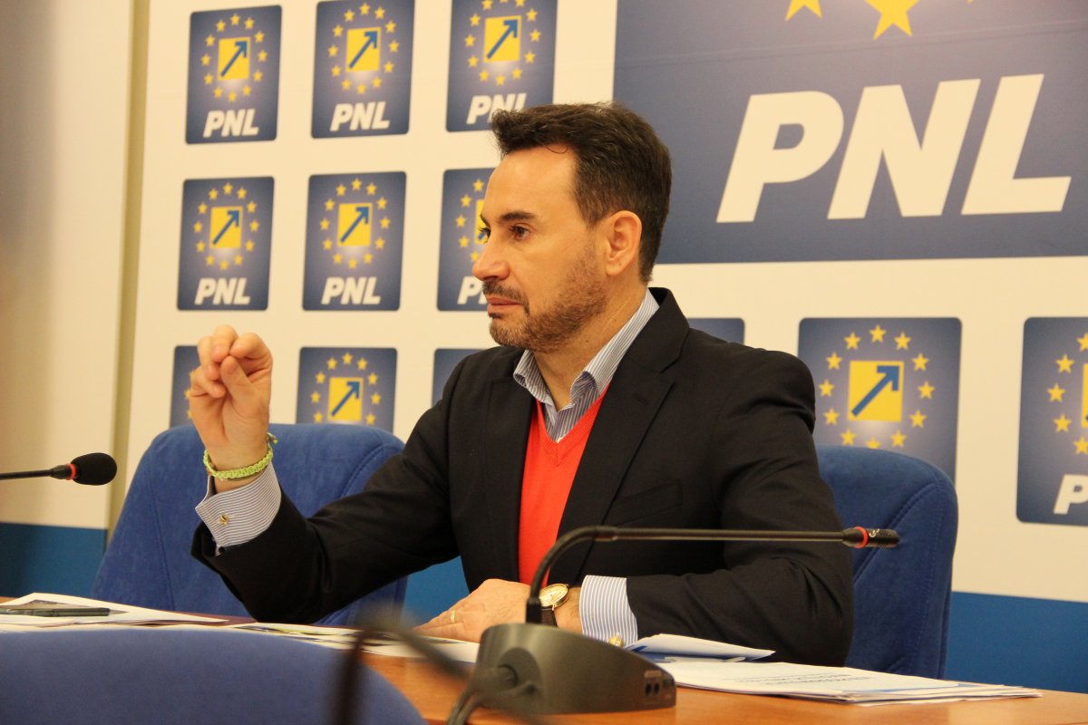 Biroul Politic Național al PNL l-a validat pe Falcă ca președinte unic al organizației arădene