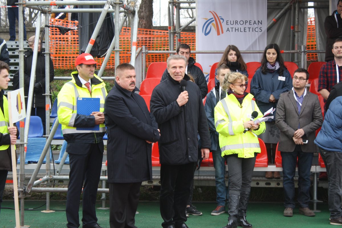 Personalităţi ale atletismului mondial, în frunte cu Sergey Bubka, la deschiderea Cupei Europei de la Arad! (FOTO)
