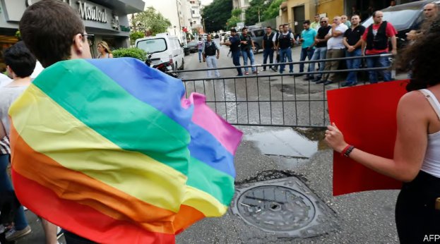Dintr-o extremă în alta: Parlamentul irakian ar putea introduce pedeapsa cu moartea pentru relaţiile homosexuale