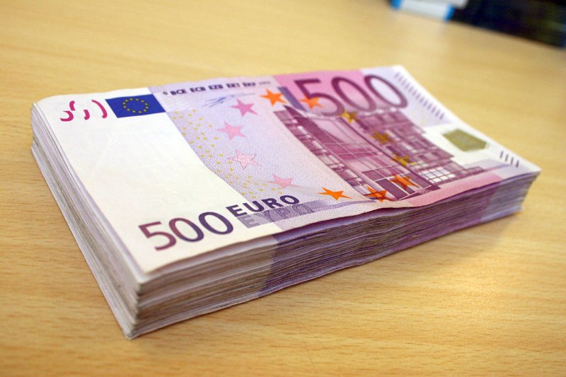 Oferă 3.000 de euro pe lună, dar nu găseşte angajaţi