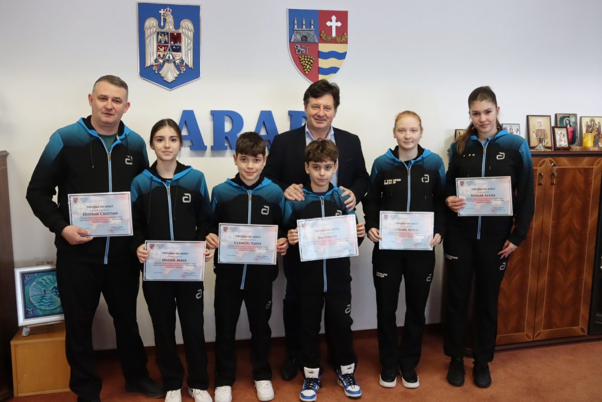 Sportivii de la CSM Arad premiați de președintele CJA (FOTO)