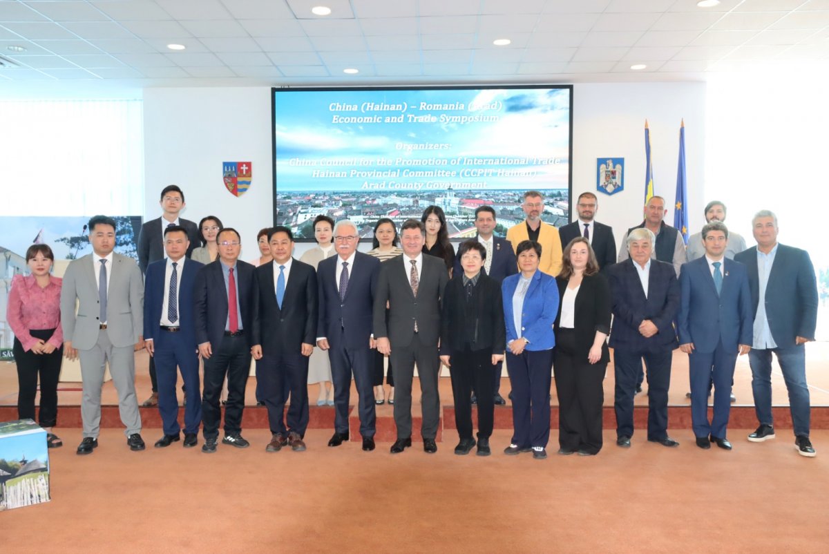 Două delegații din Provincia Hainan (Republica Populară Chineză) au fost primite astăzi de președintele Consiliului Județean Arad, Iustin Cionca