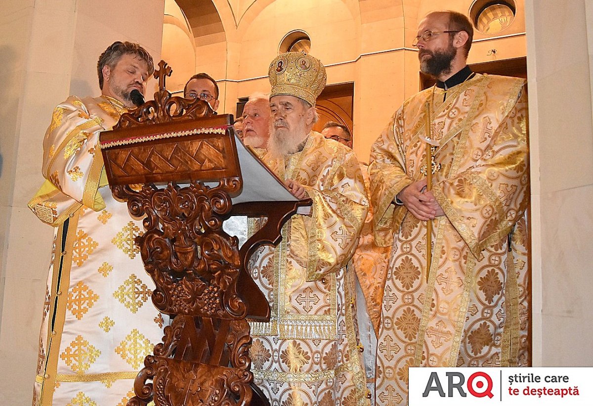 Slujba Învierii Domnului oficiată la Catedrala Nouă din Arad