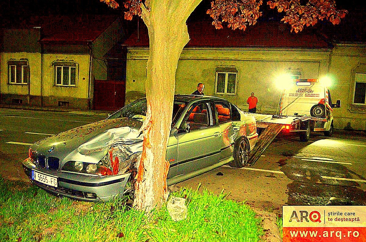BMW - „accident cu autor necunoscut” în intersecţia morţii din Arad