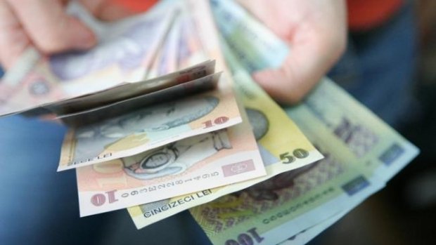 Veste bună pentru români începând cu ziua de PAŞTE! Salariul minim va creşte cu 200 de lei 