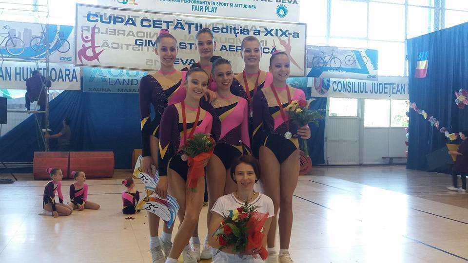 Prestaţii excelente pentru reprezentanţii gimnasticii aerobice de la CSUAV Arad şi Urania Arad la Deva