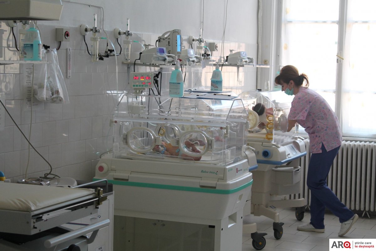 Maternitatea Arad a rămas fără vaccinuri împotriva TBC și Hepatitei B. Sute de nou-născuți nu au fost imunizați