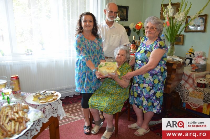 A traversat cu zâmbetul pe buze un veac plin de suferinţe şi bucurii