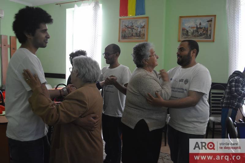 Voluntarii străini au organizat un eveniment public intercultural în cadrul Proiectului „Open Doors”!