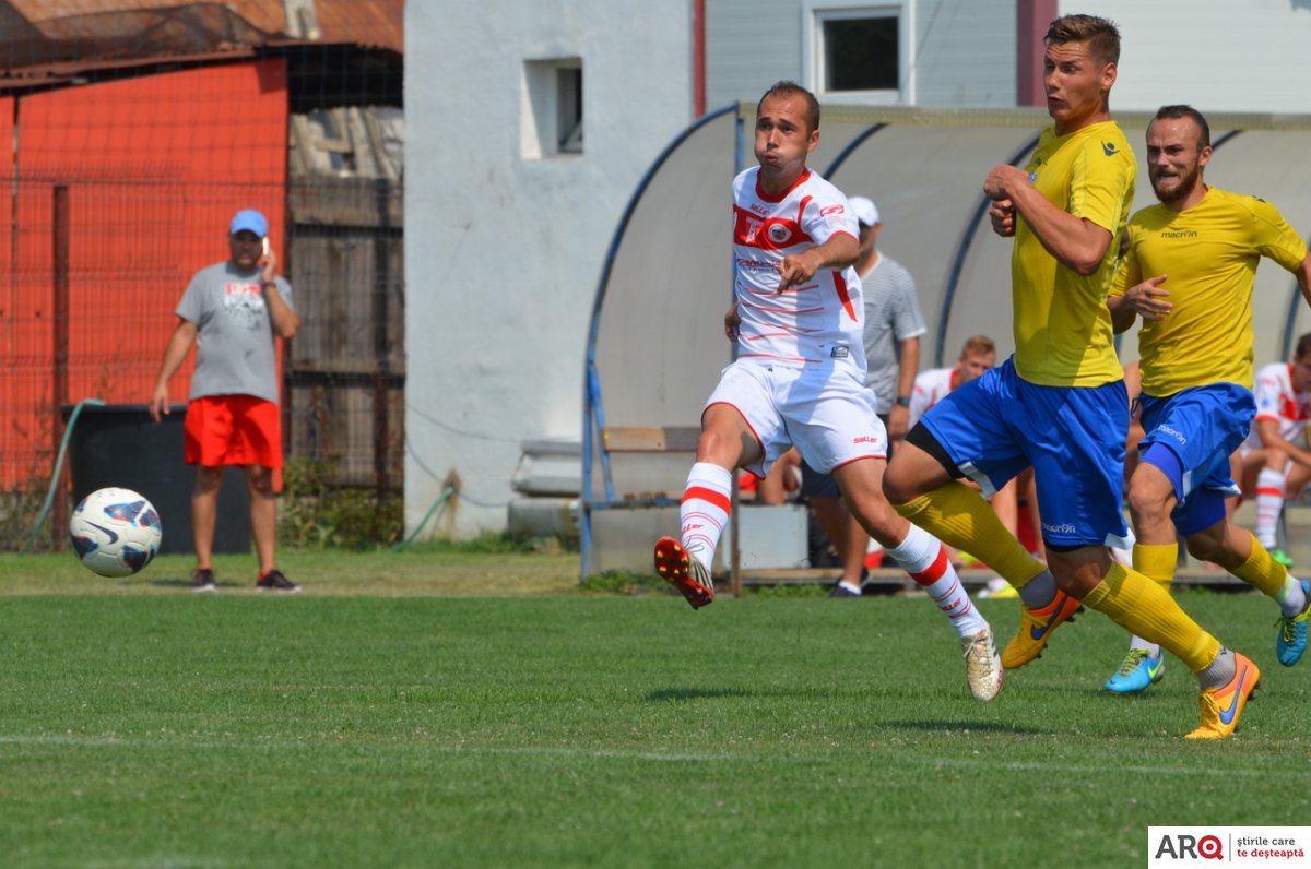 Fotoreportaj UTA - FC Caransebeș