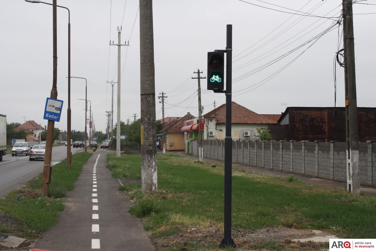 FOTO | Semafoare pentru bicicliști, în zonele cu trafic intens