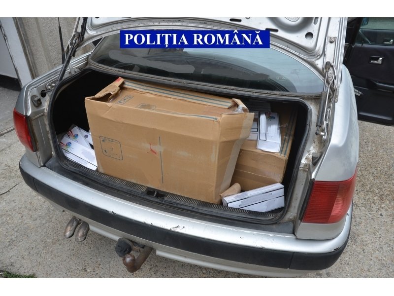 Doi arădeni, prinşi cu zeci de mii de ţigări de contrabandă