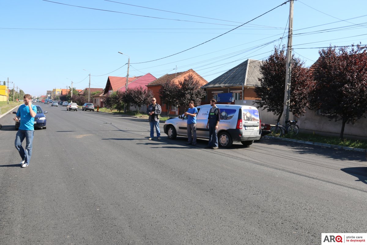 Accident pe strada Pădurii din Arad. O persoană a fost rănită