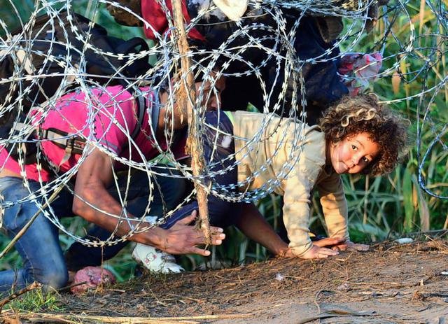 Viktor Orban îi AMENINŢĂ pe imigranţi: Ungaria nu va mai tolera trecerea ilegală a frontierelor