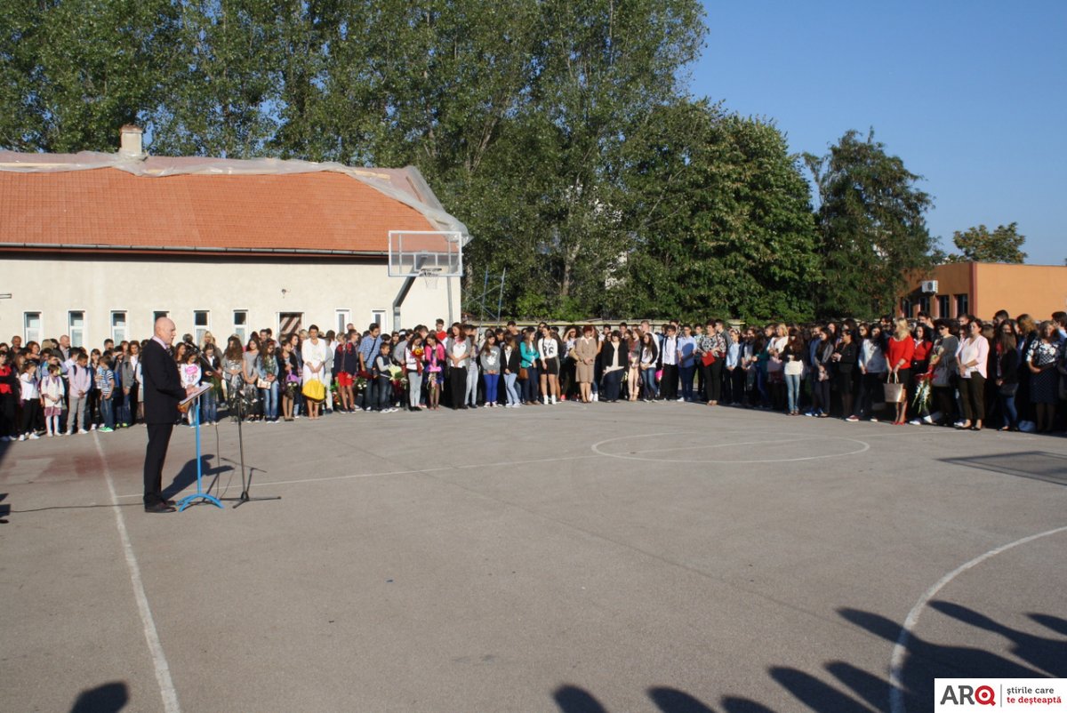 Start în noul an școlar la Colegiul Național Vasile Goldiș (FOTO)