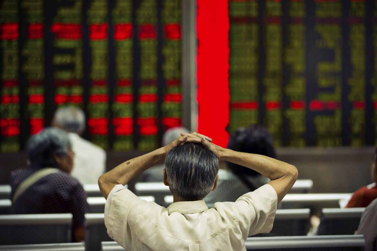 China se scufundă din nou. Bursele nu pot fi oprite din cădere