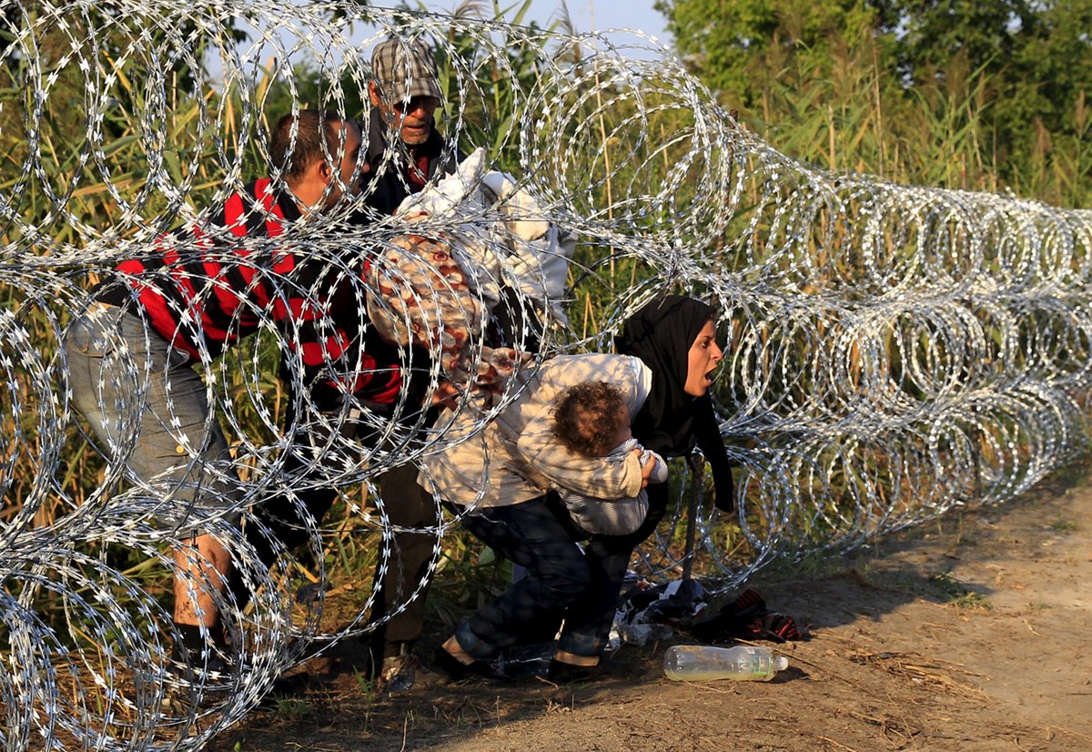 CRIZA IMIGRANŢILOR: Guvernul ungar decretează STARE DE CRIZĂ din cauza imigraţiei în masă