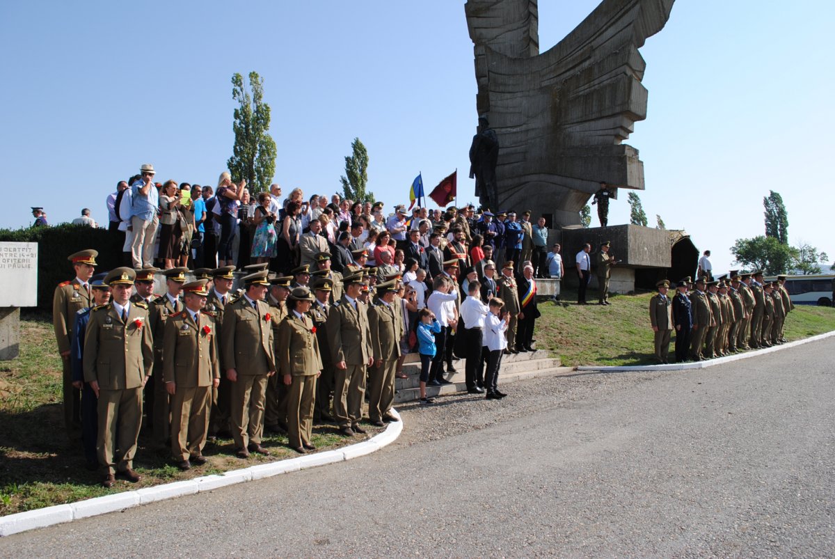 FOTO | Eroii, comemorați la Păuliș și Lipova