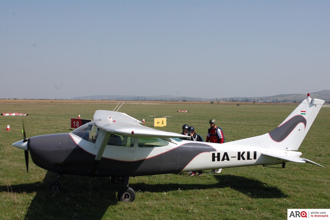 Aviația și parașutismul de la Șiria, un sport în plină dezvoltare (FOTO-VIDEO)