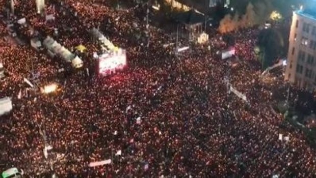 Un milion de persoane cer în stradă demisia preşedintelui sud-coreean, Park Geun-hye