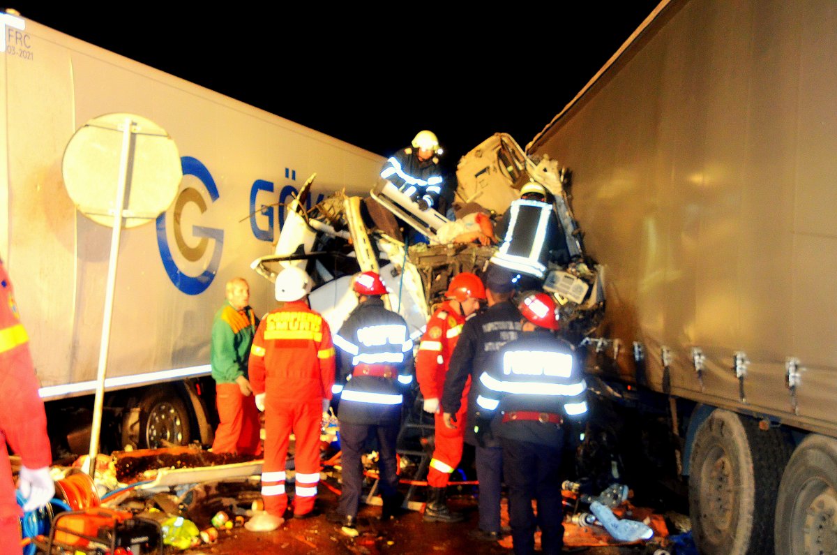 Mort într-un accident cu trei TIR-uri pe centura Aradului (Foto - Video)