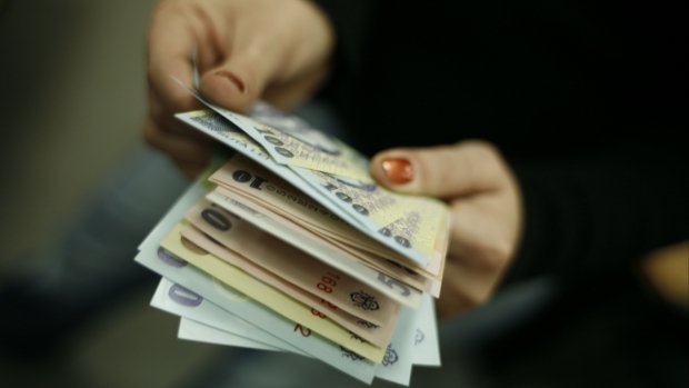 Creşte salariul minim pe economie. Acesta ar putea fi între 1.300 şi 1.500 de lei