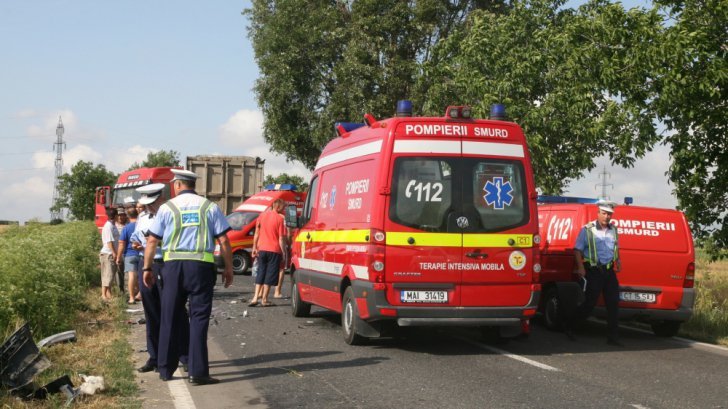 Accident grav, duminică dimineaţă, în România: trei oameni au murit