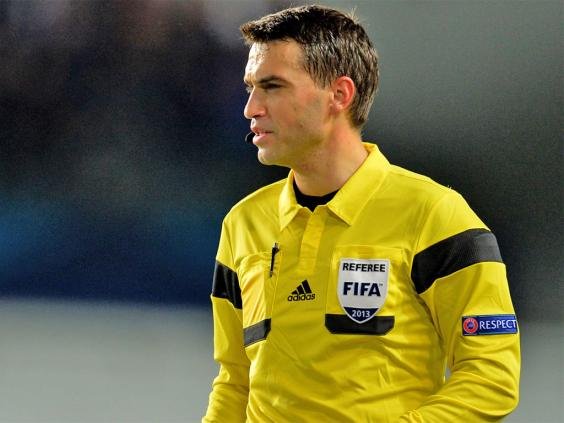 Ovidiu Haţegan arbitrează pe San Paolo