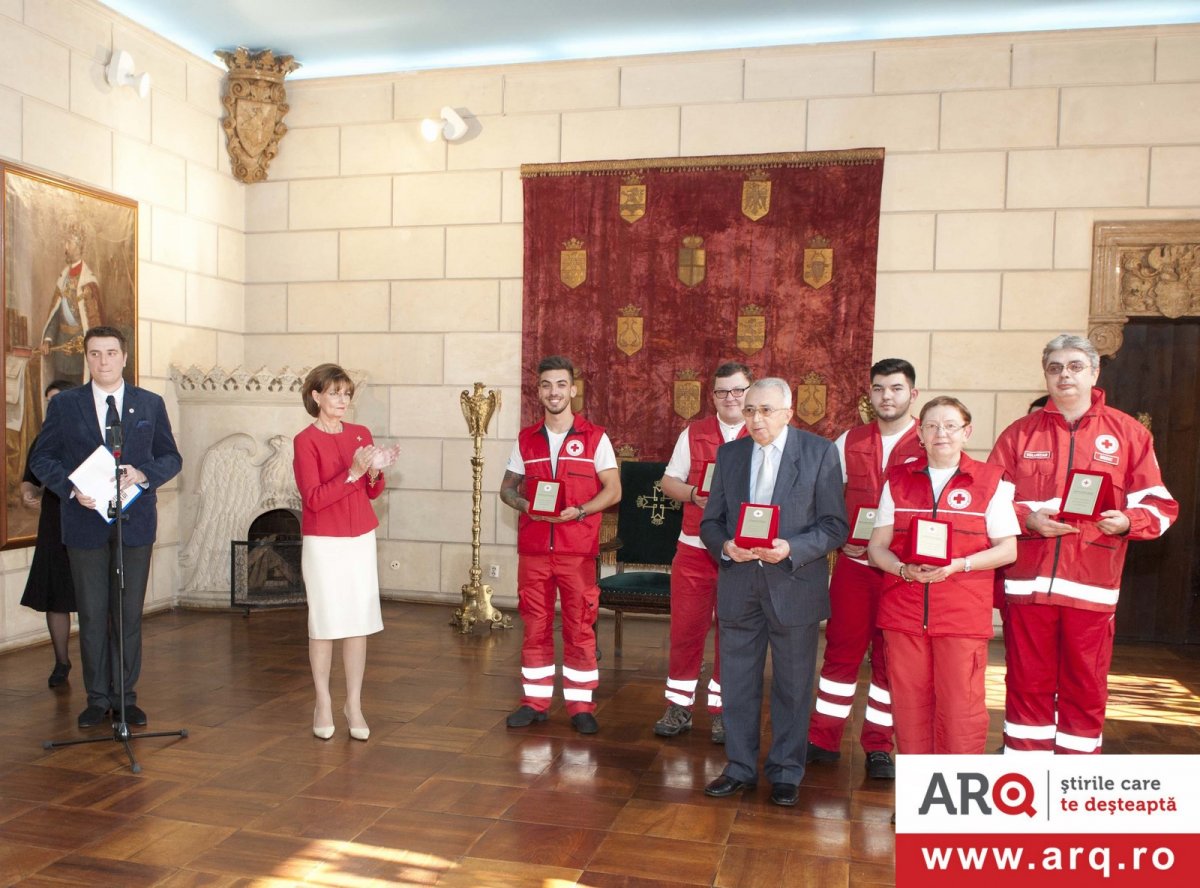 ARĂDENI LA GALA VOLUNTARULUI BUCURESTI - 2016