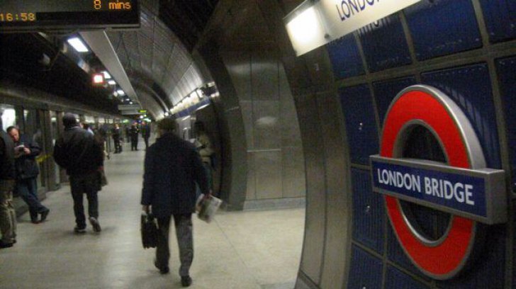 Panică în Londra! O staţie de metrou din centru oraşului, închisă. Mii de călători au fost evacuaţi