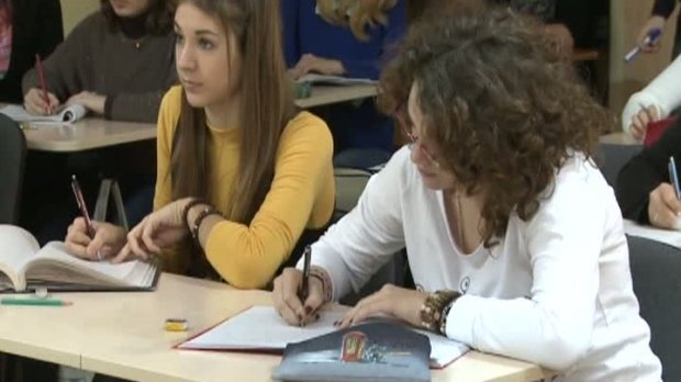 Elevii şi studenţii nu învaţă pe 2 decembrie. Vezi CÂND SE RECUPEREAZĂ CURSURILE din ziua liberă