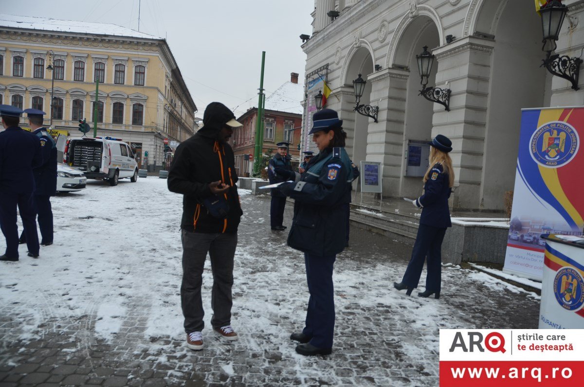 Polițiștii arădeni au sărbătorit Ziua Națională a României la datorie