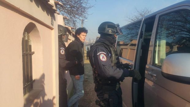Elevul din Craiova acuzat de propagandă jihadistă a fost reținut | Acuzațiile procurorilor DIICOT