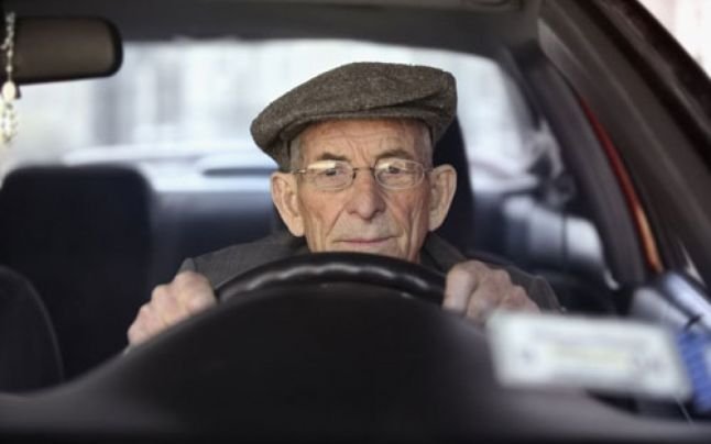 Şoferii care au împlinit 70 de ani, obligaţi să facă un control medical