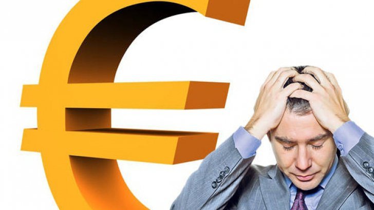 Refuzul lui Iohannis aruncă în aer cursul valutar. Euro creşte la 4,5363 lei, dolarul urcă la 4,3397