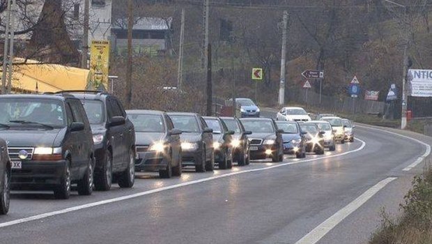 Restricţii de circulaţie pe Autostrada Soarelui şi mai multe drumuri naţionale. Măsurile vor rămâne în vigoare până luni