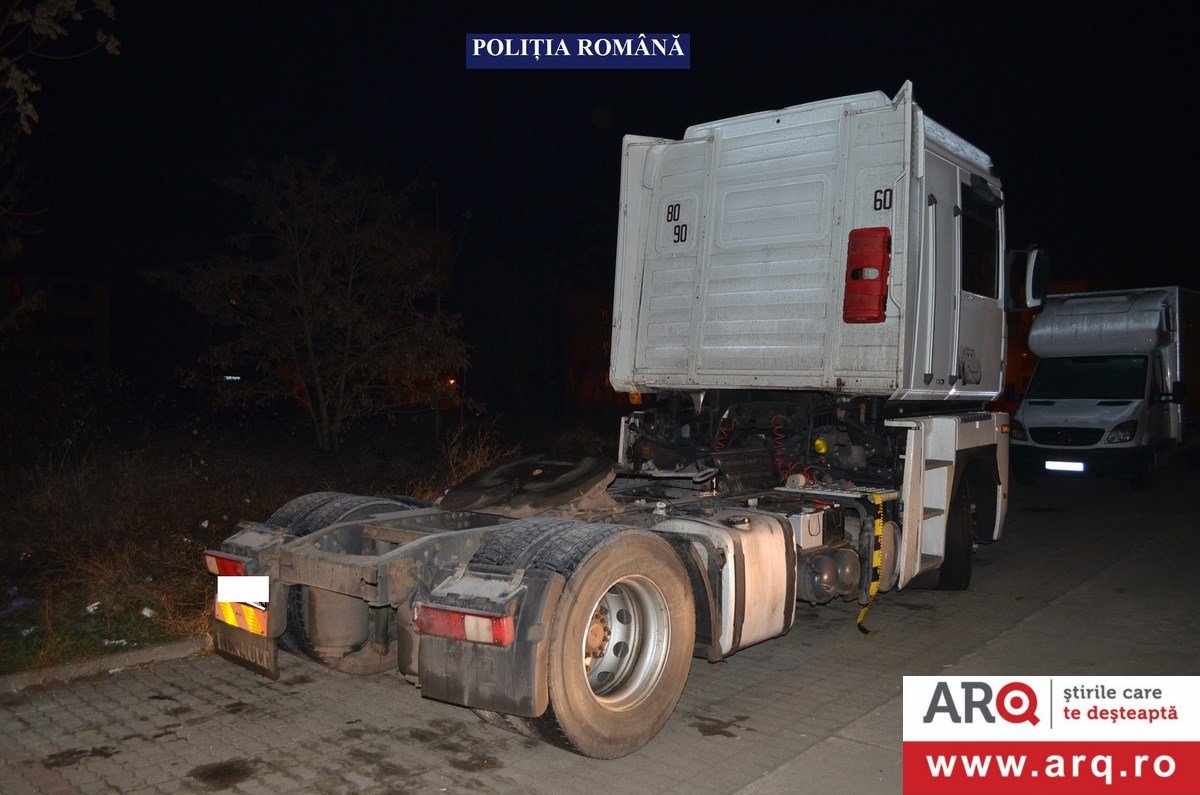 AU ÎNCERCAT SĂ FURE ACUMULATORI AUTO, DAR AU FOST PRINȘI ÎN FLAGRANT DE POLIȚIȘTI