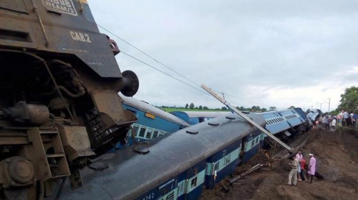 Tren deraiat în India: peste 30 de morți și circa 50 de răniți